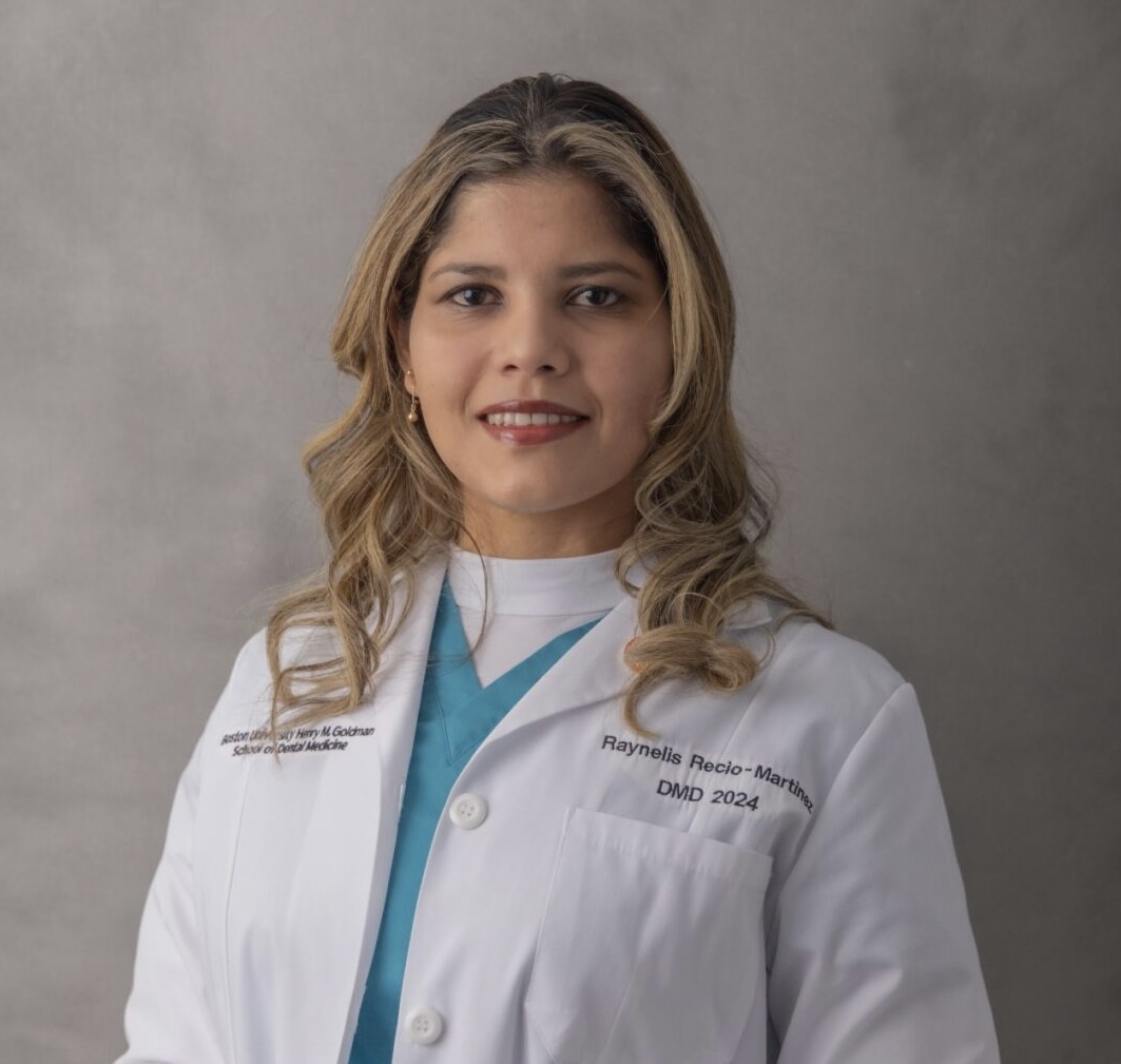 Dr Raynelis Recio